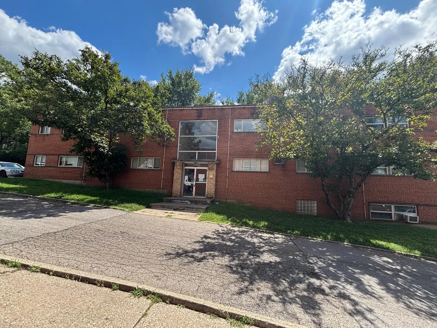 Statham Cove apartment community in Cincinnati